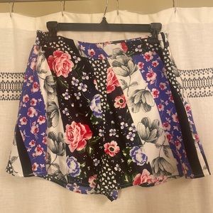 NWT P. Cill Floral Boutique Shorts